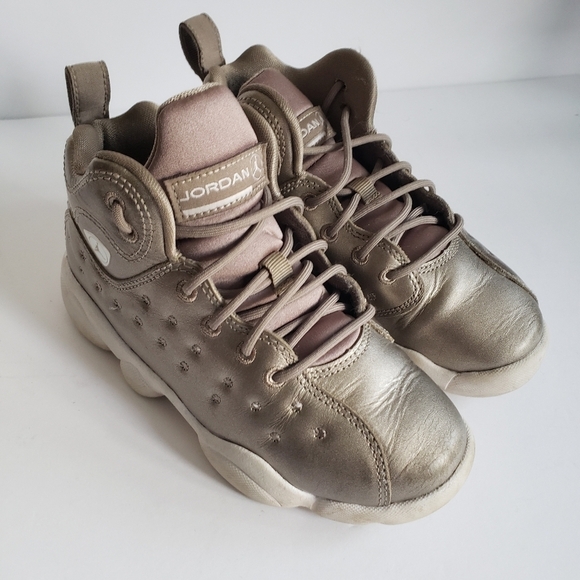 Jordan Jumpman Team II Metallic Gold Midtop Sneakers Youth Size 12 - Picture 1 of 13